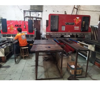 半自動(dòng)折彎?rùn)C(jī)